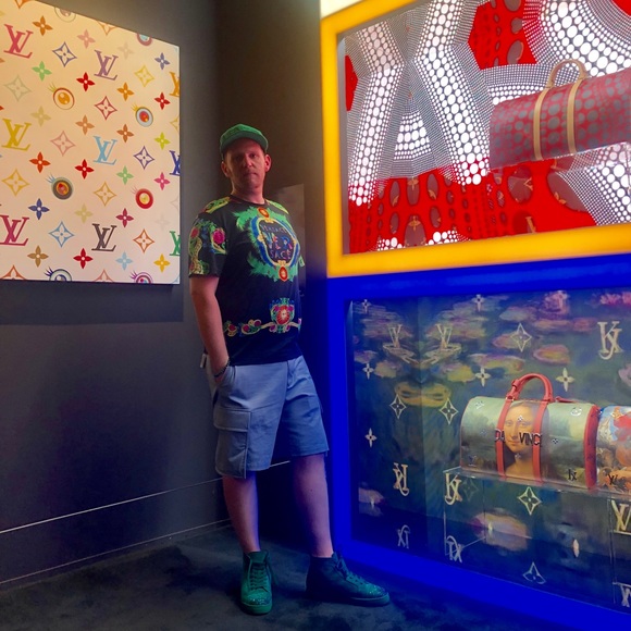 “People Will Stare, Might as Well Make it Worth Their While.” - Harry Winston - Picture 13 of 16